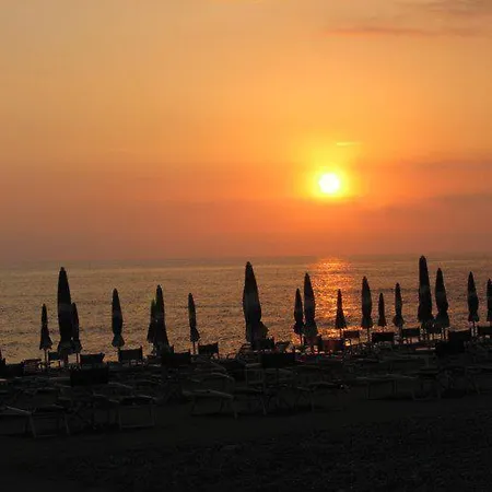 Total Family Hotel