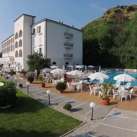 Total Family Hotel 4*