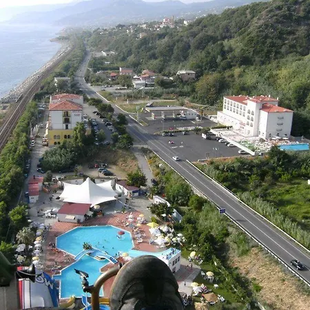 Total Family Hotel 4*