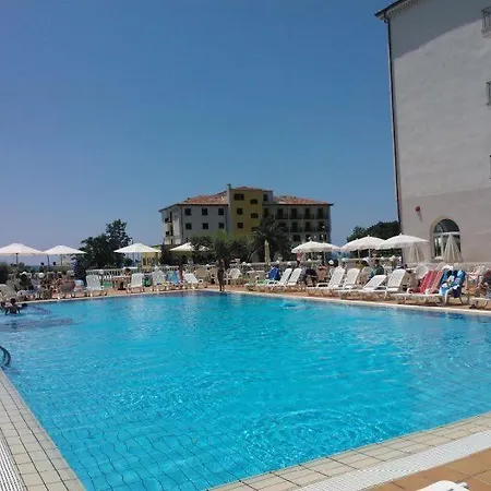 Hotell Total Family 4*